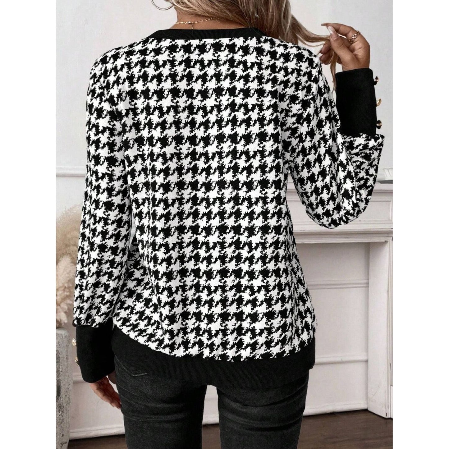 Houndstooth V-Neck Long Sleeve T-Shirt