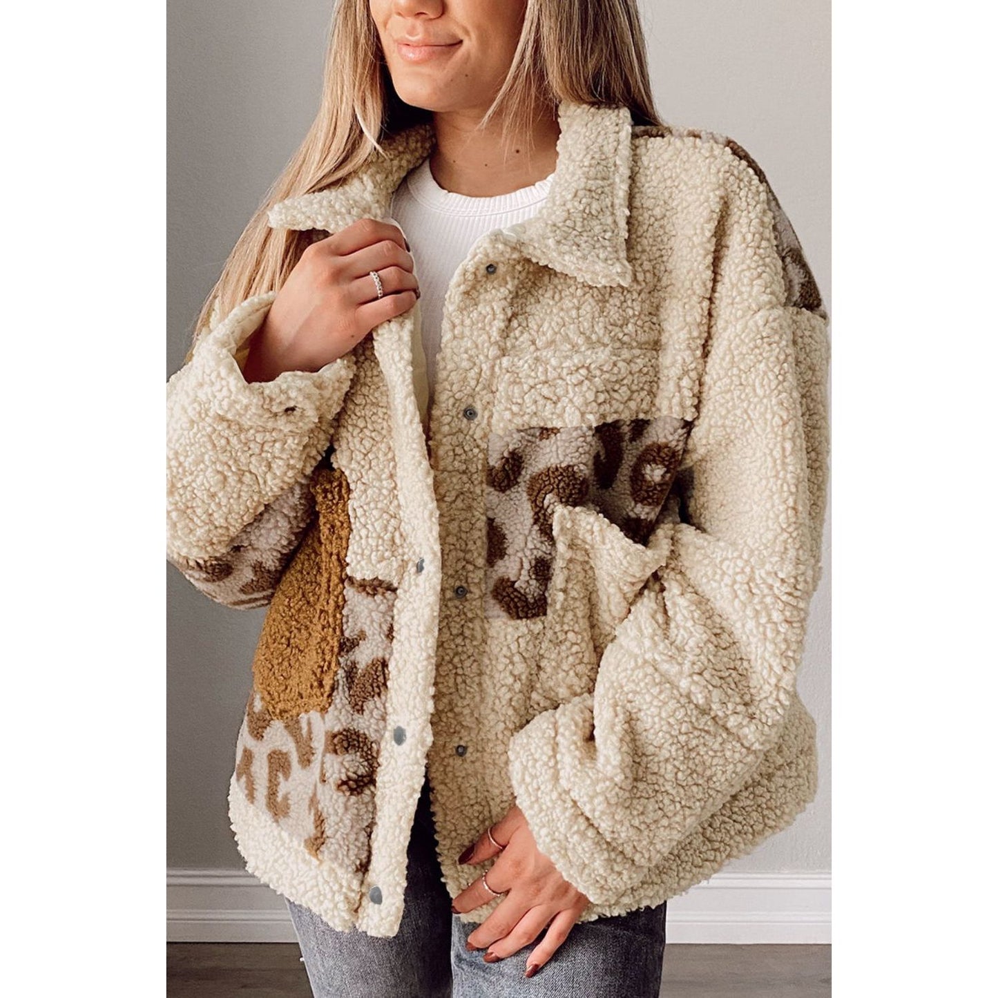 Pocketed Leopard Collared Neck Sherpa Jacket