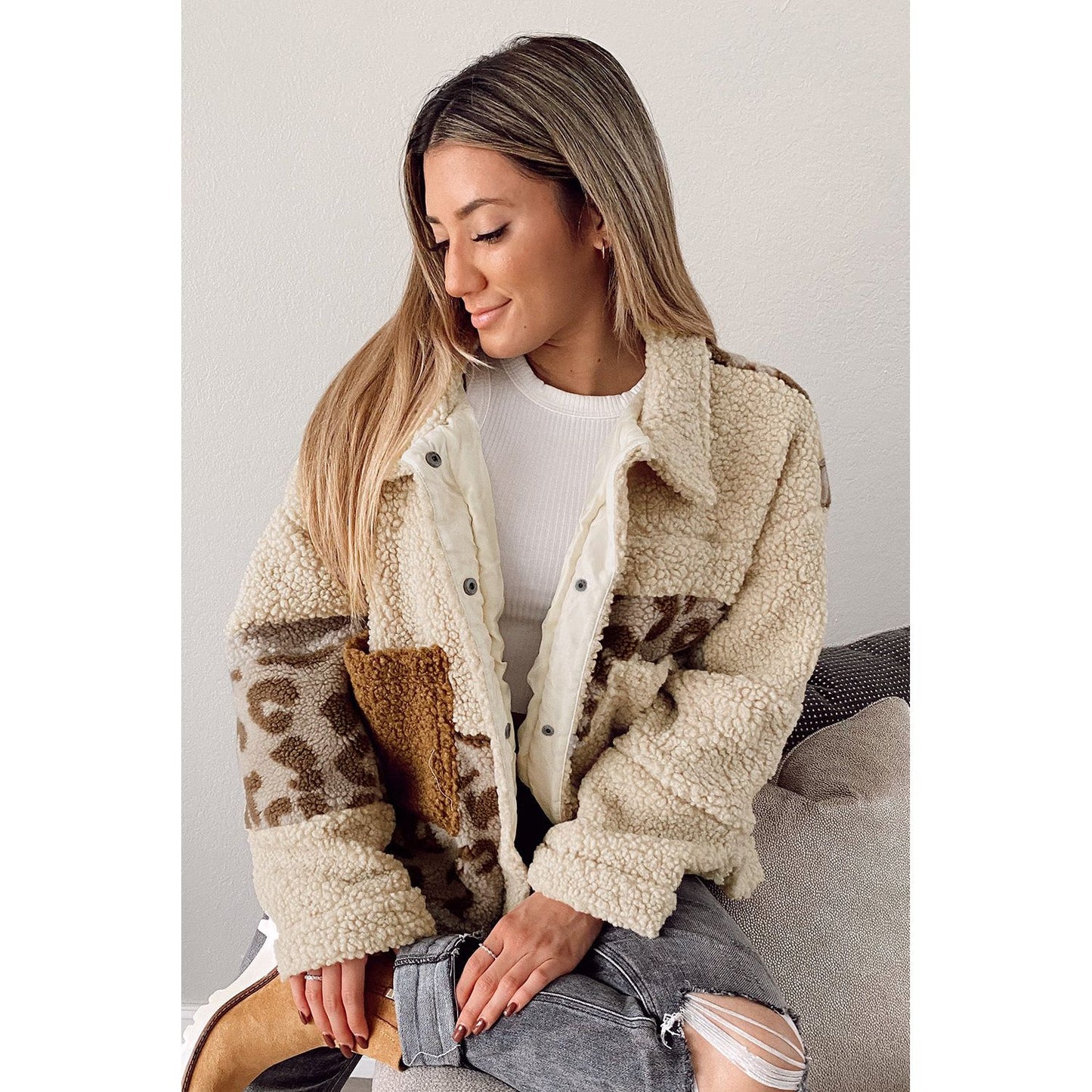 Pocketed Leopard Collared Neck Sherpa Jacket