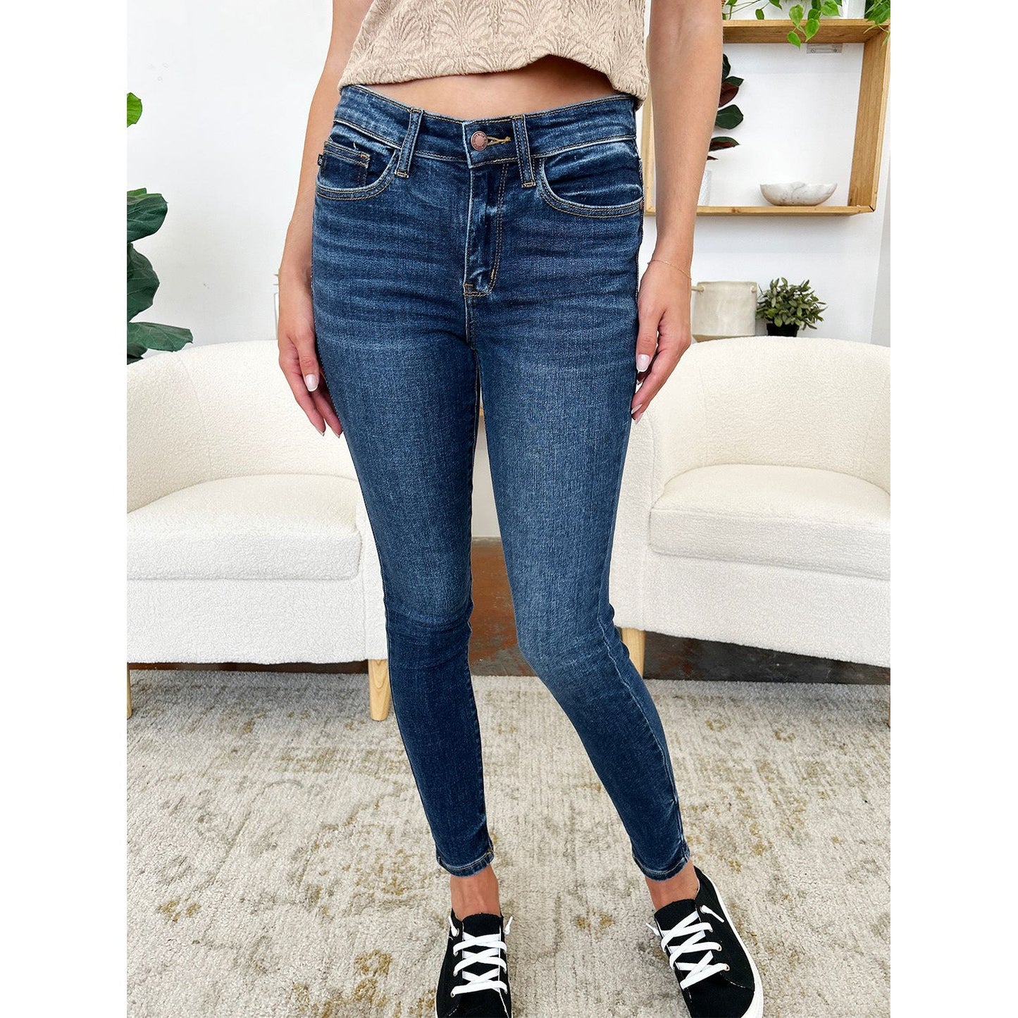 Judy Blue Full Size Classic Handsand Skinny Jeans