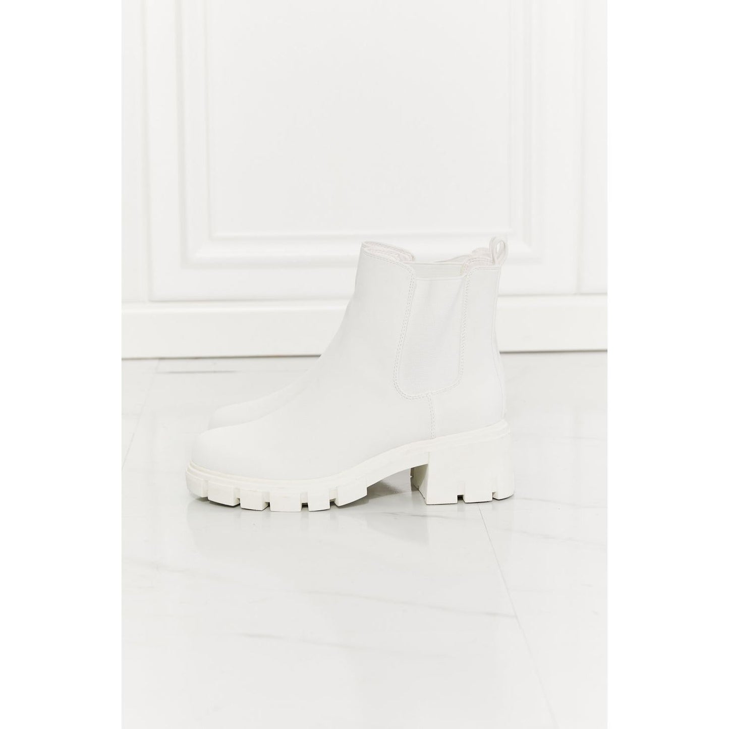 MMShoes Work For It Matte Lug Sole Chelsea Boots in White