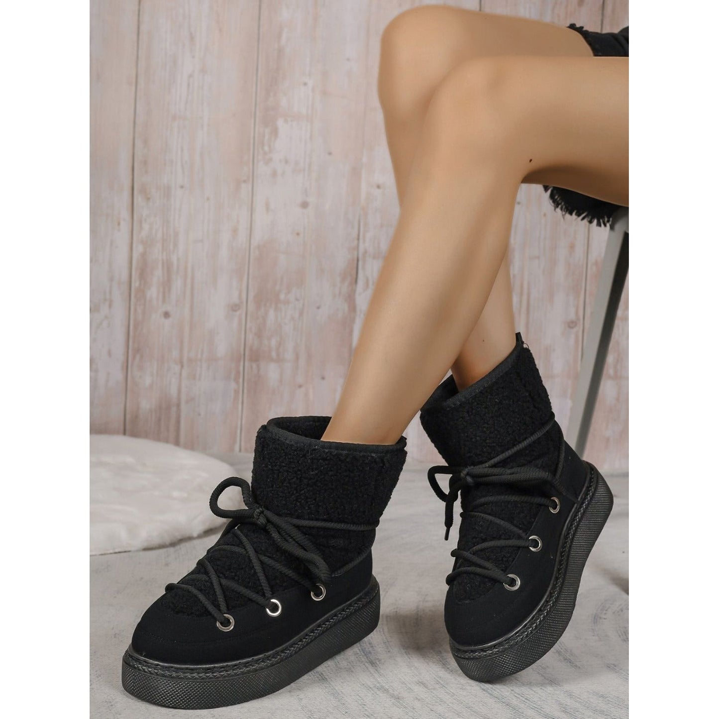 Lace-Up Round Toe Platform Boots