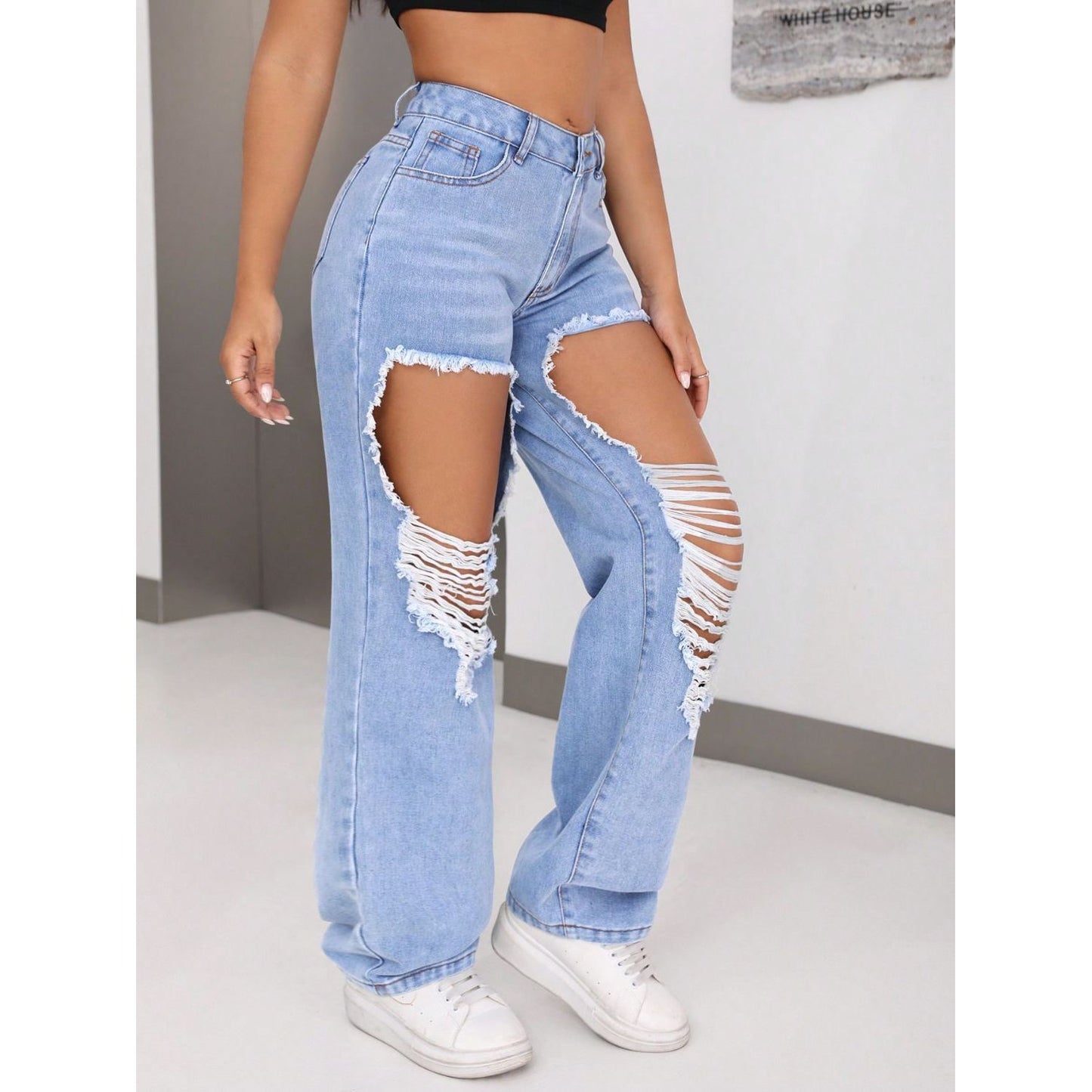 Distressed Jeans with Pockets