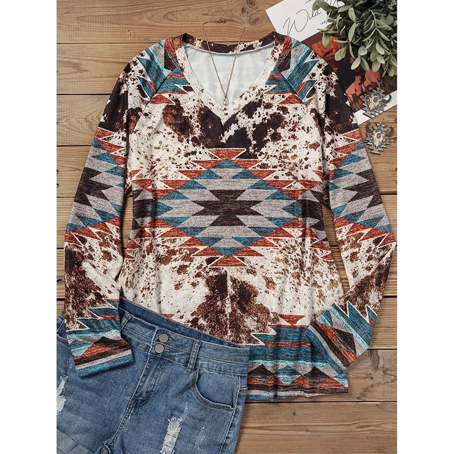 Geometric V-Neck Long Sleeve T-Shirt