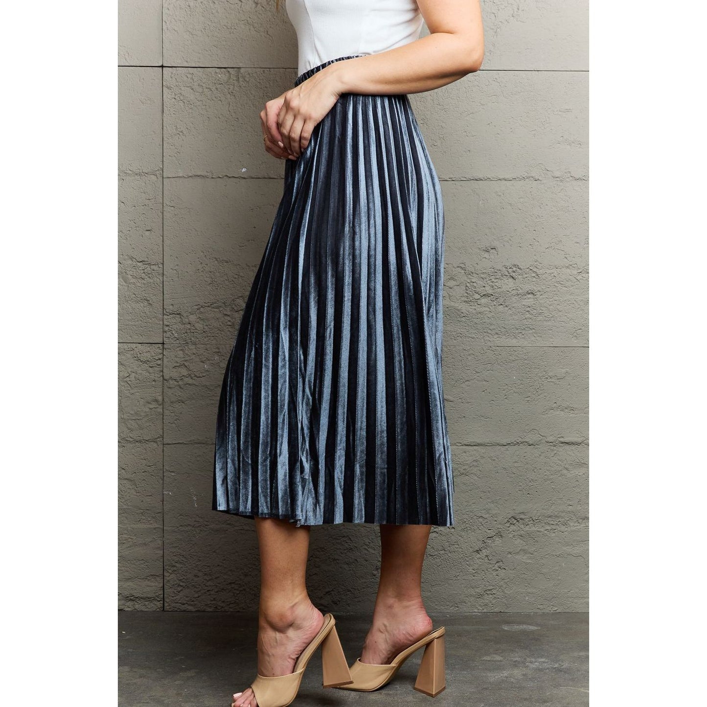 Ninexis Accordion Pleated Flowy Midi Skirt