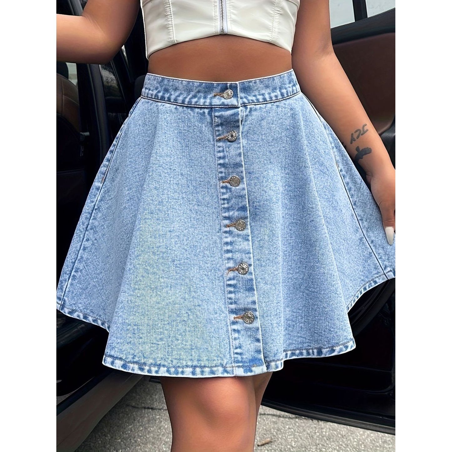 Buttoned Mini Denim Skirt