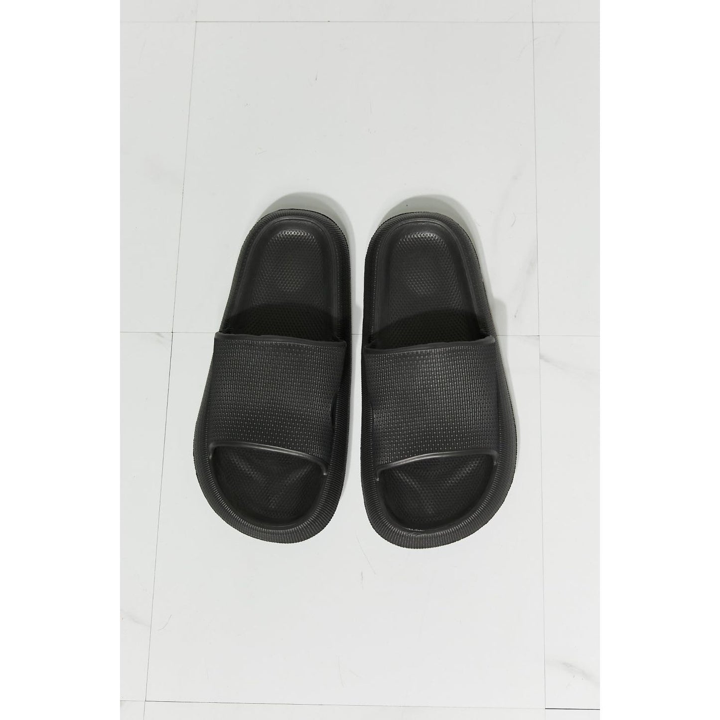 MMShoes Arms Around Me Open Toe Slide in Black