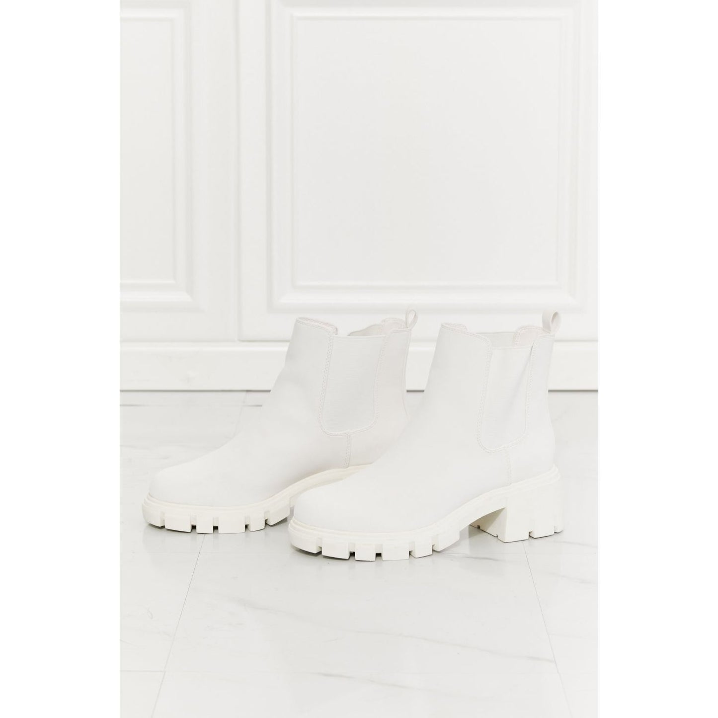 MMShoes Work For It Matte Lug Sole Chelsea Boots in White