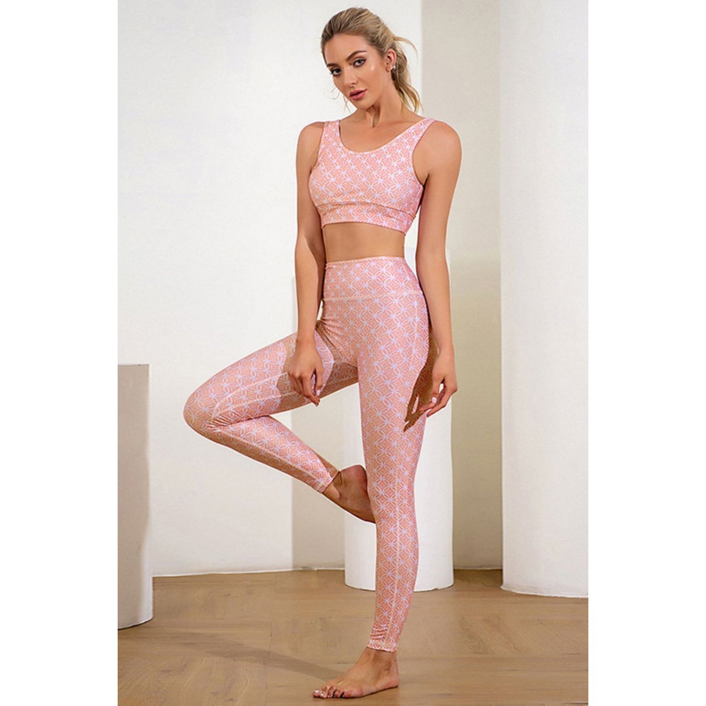 Printed Sports Bra and High-Waisted Leggings Set