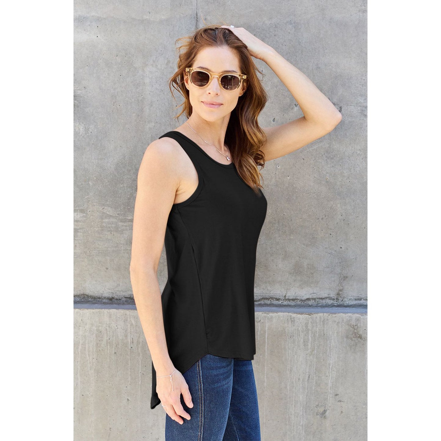 Basic Bae Full Size Round Neck Curved Hem Tank