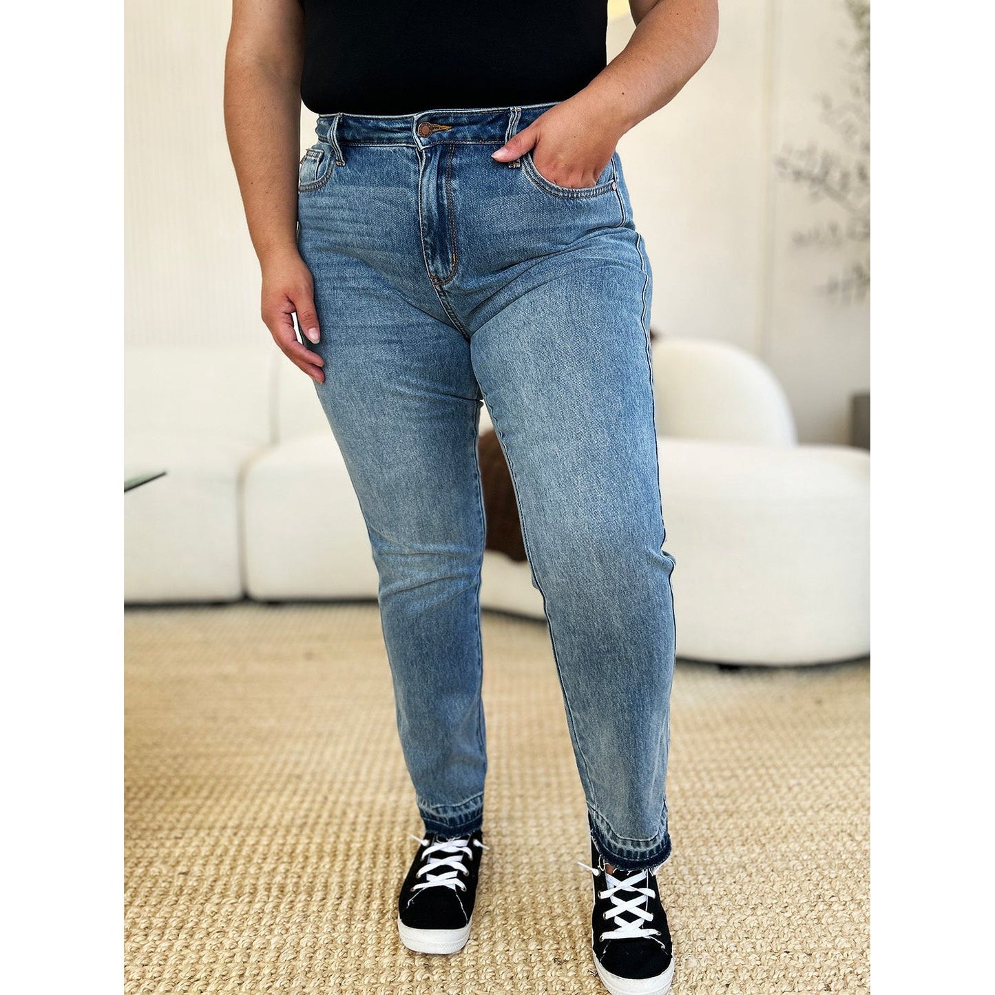 Judy Blue Full Size Mid Rise Rigid Magic Release Hem Jeans