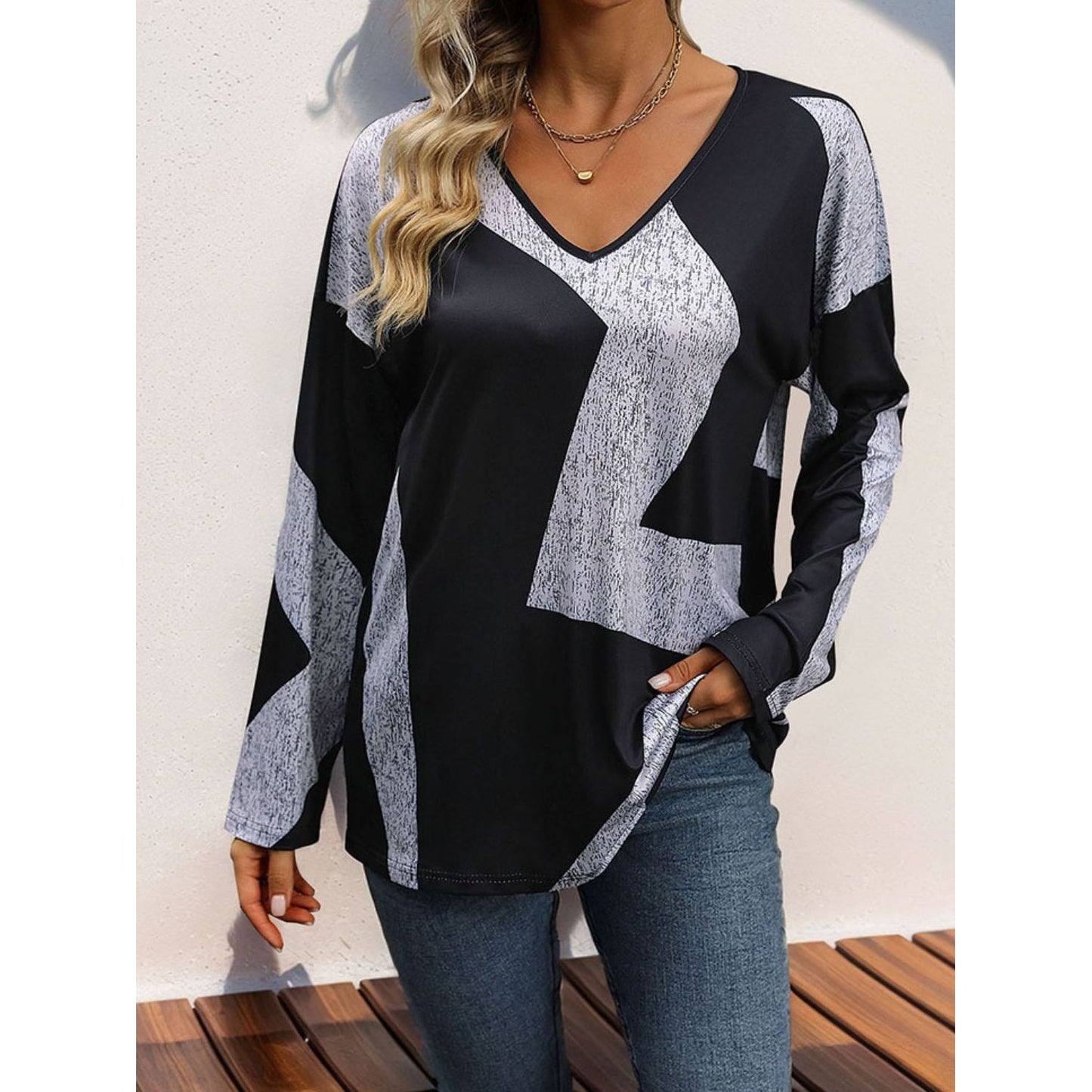 Perfee Color Block V-Neck Long Sleeve T-Shirt