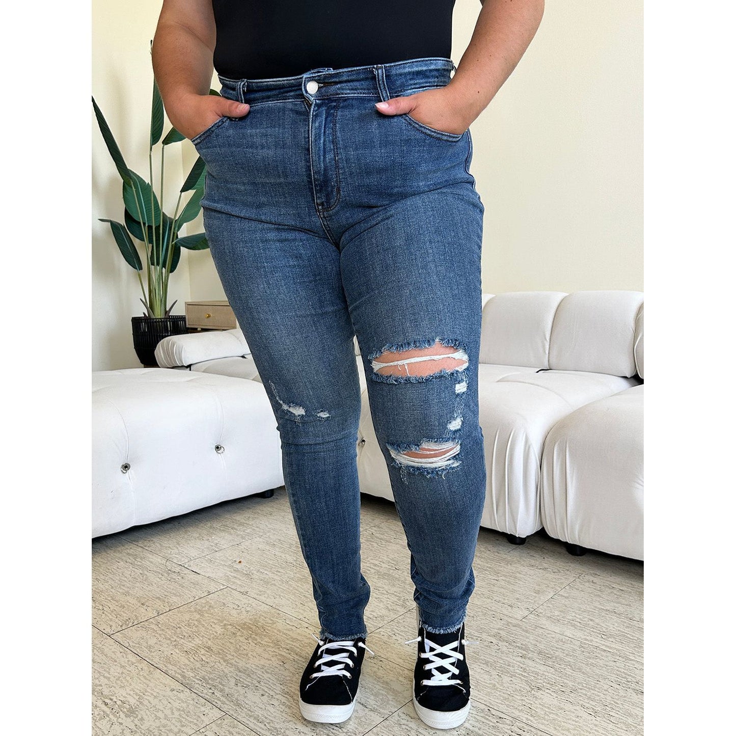 Judy Blue Full Size  High Waist Distressed Skinny Jeans