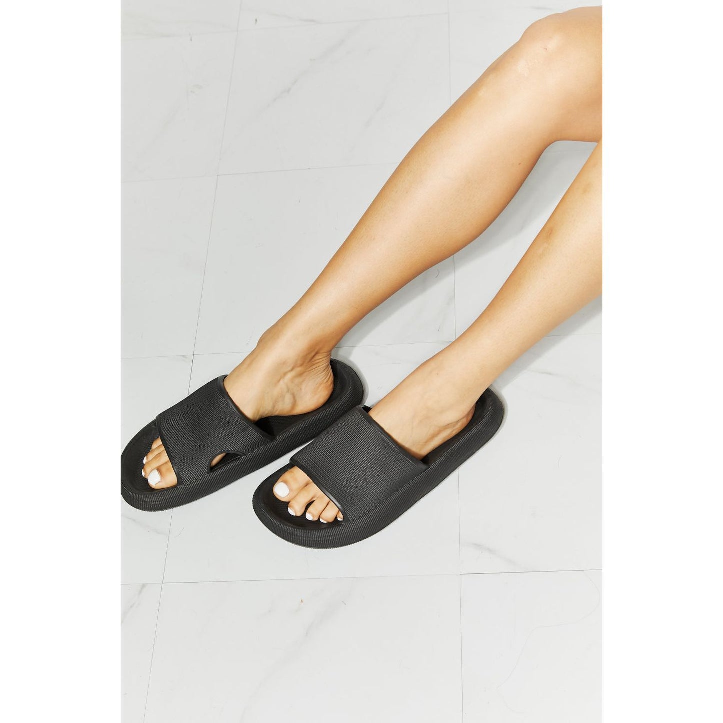 MMShoes Arms Around Me Open Toe Slide in Black