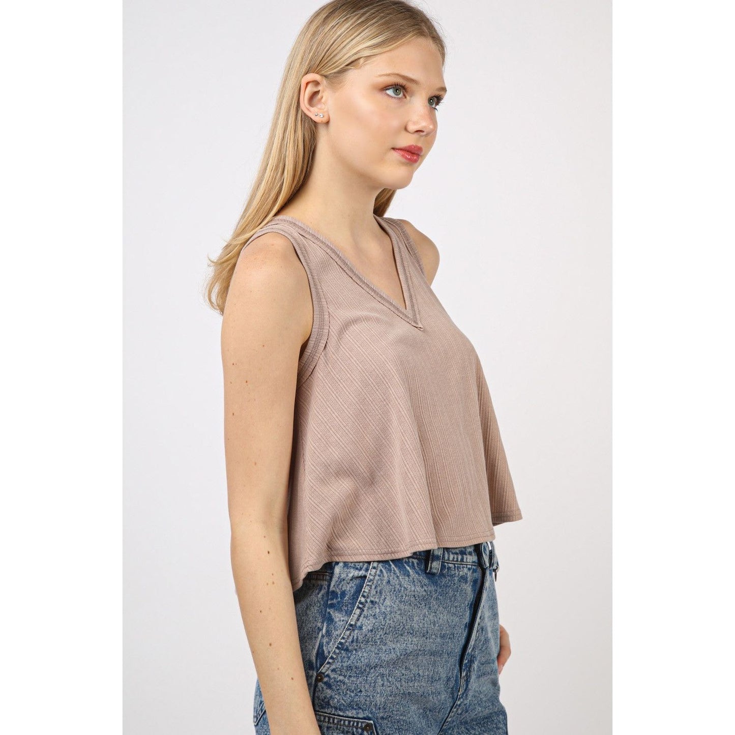 VERY J V-Neck Knit Swing Cropped Tank