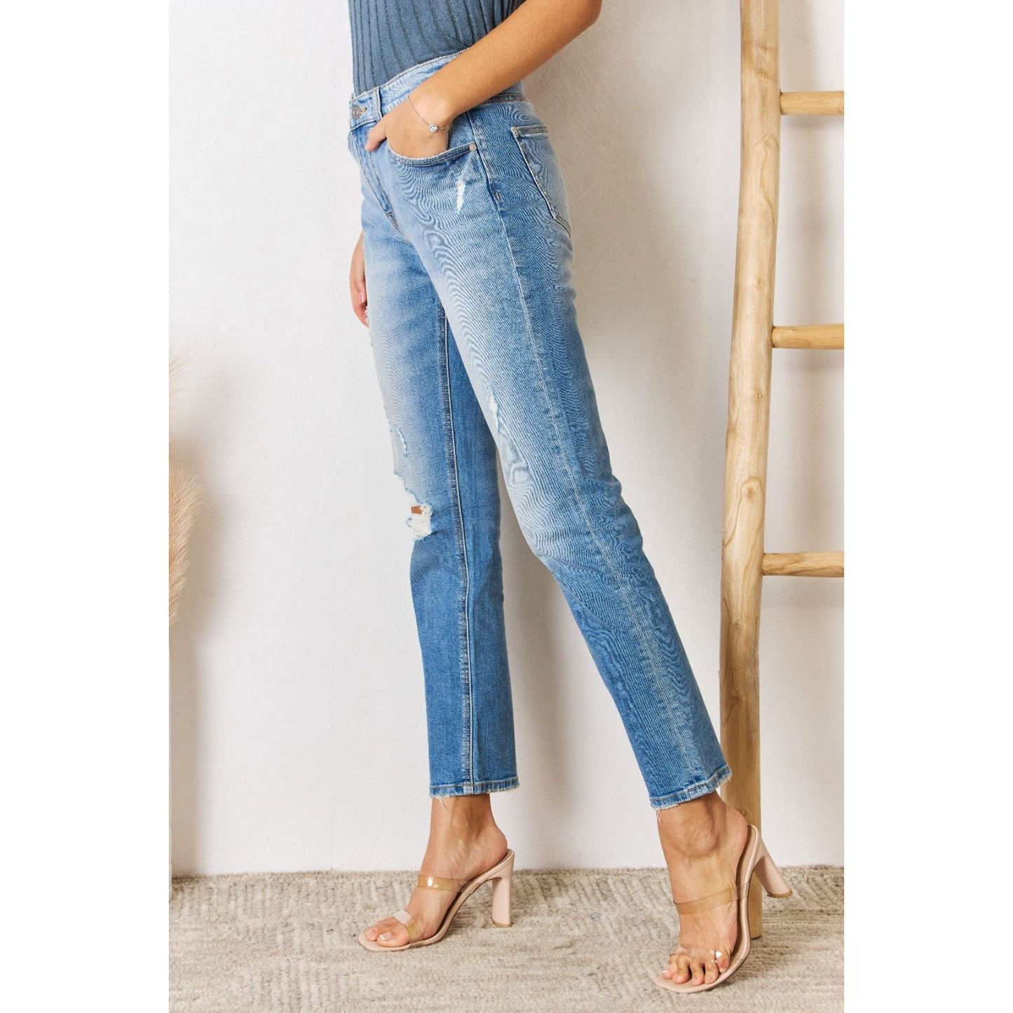 Kancan High Rise Distressed Slim Straight Jeans