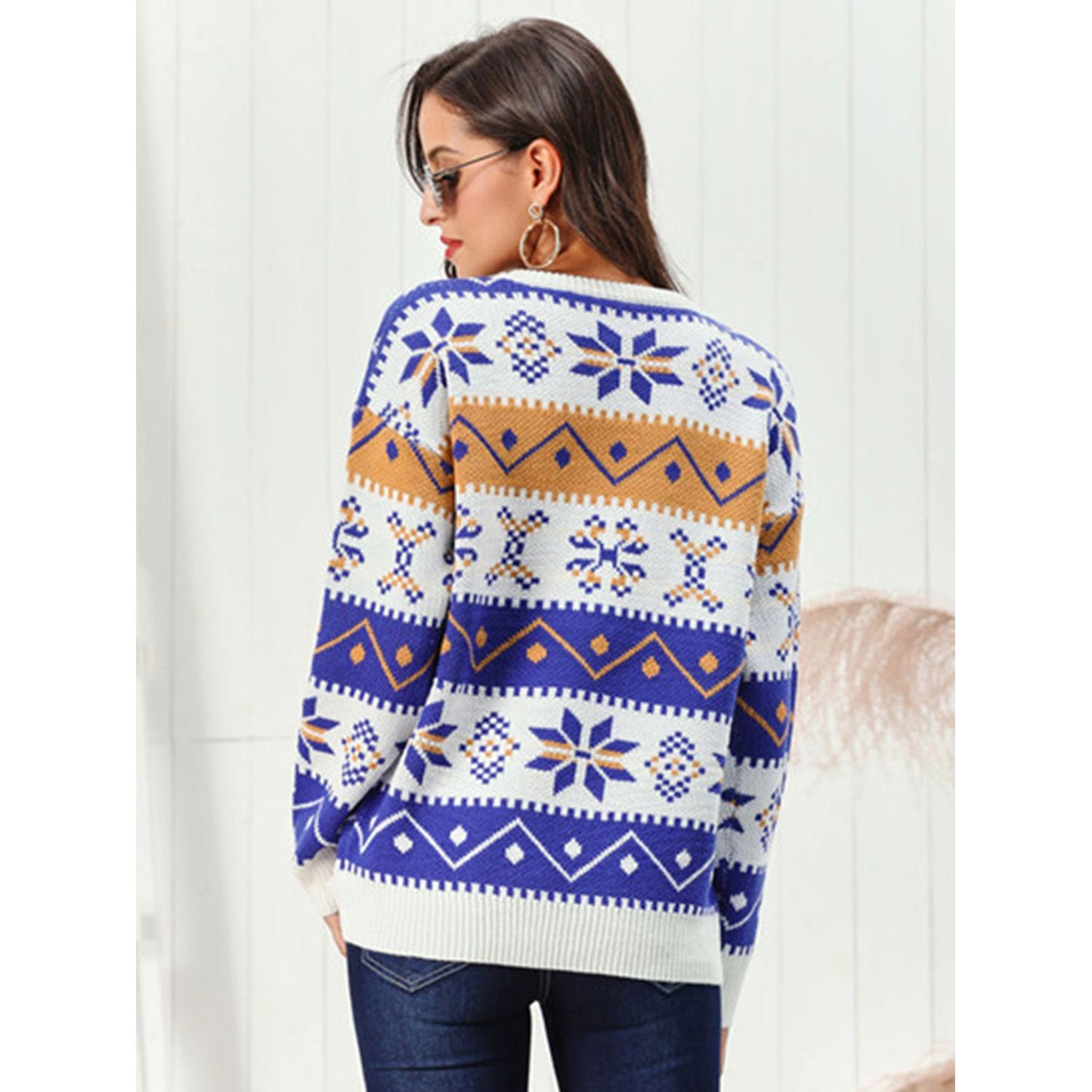 Snowflake Pattern Round Neck Sweater