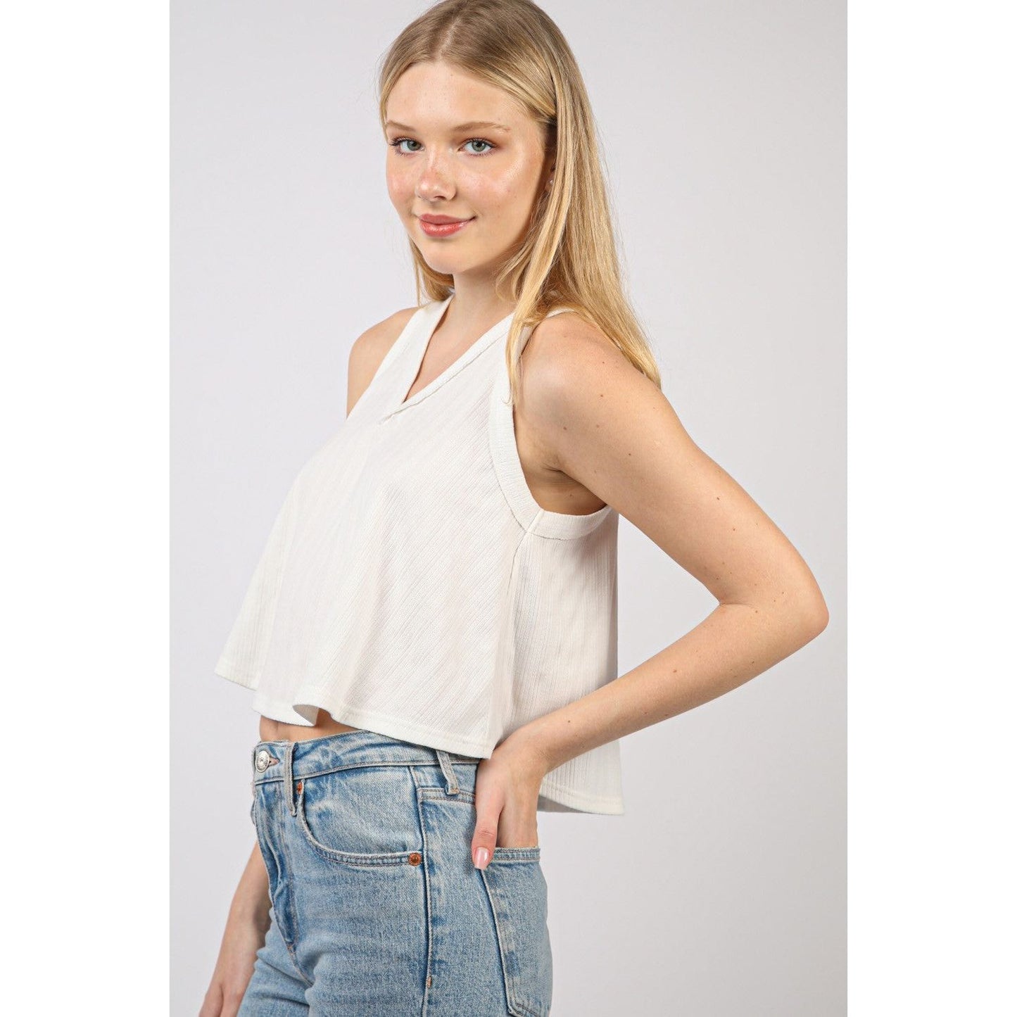 VERY J V-Neck Knit Swing Cropped Tank