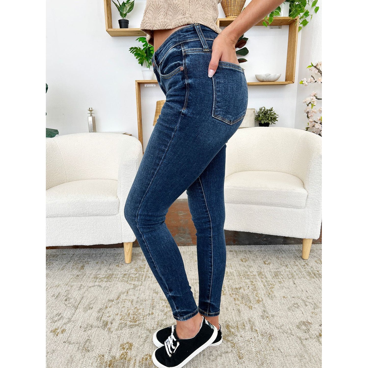 Judy Blue Full Size Classic Handsand Skinny Jeans