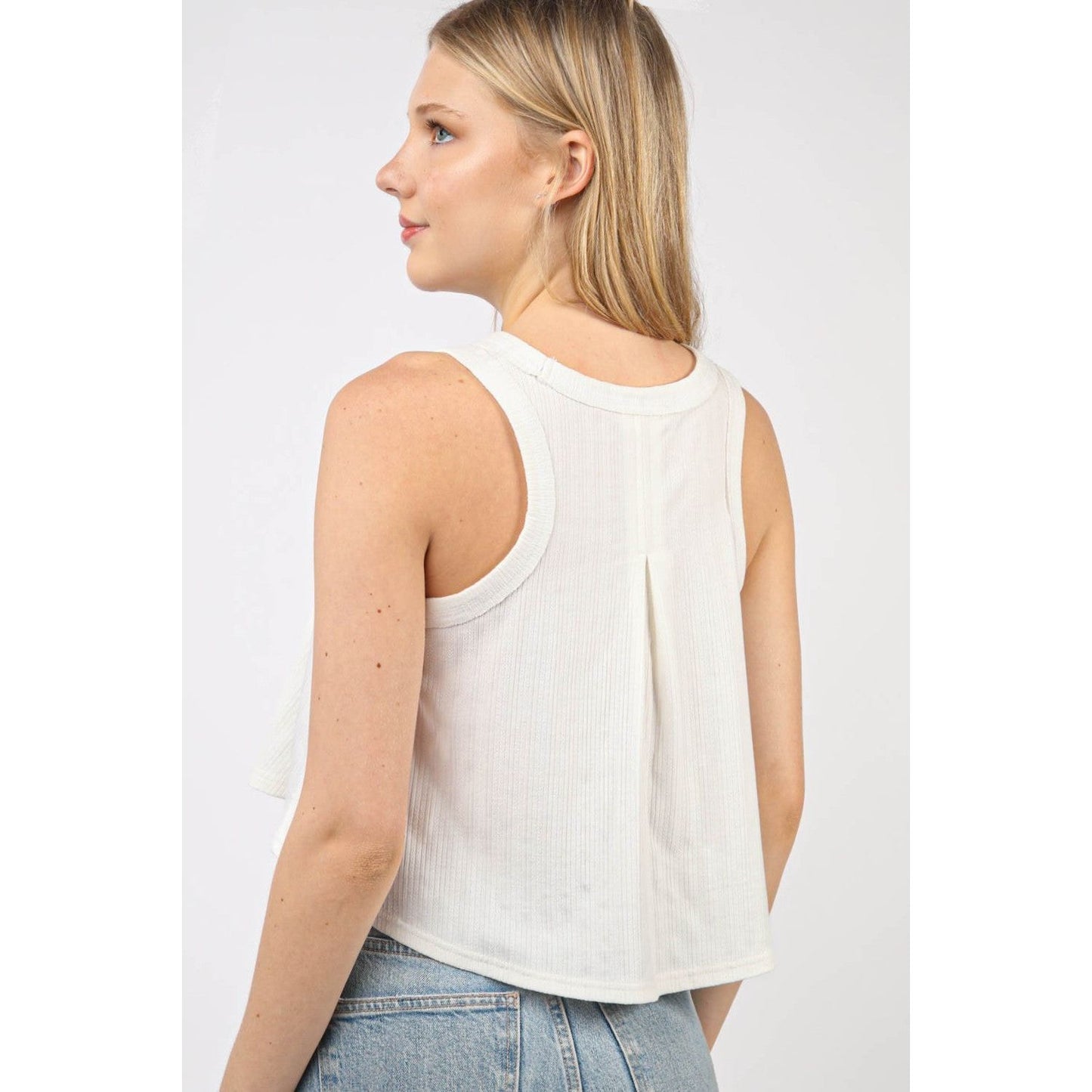 VERY J V-Neck Knit Swing Cropped Tank