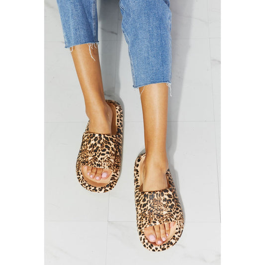 MMShoes Arms Around Me Open Toe Slide in Leopard