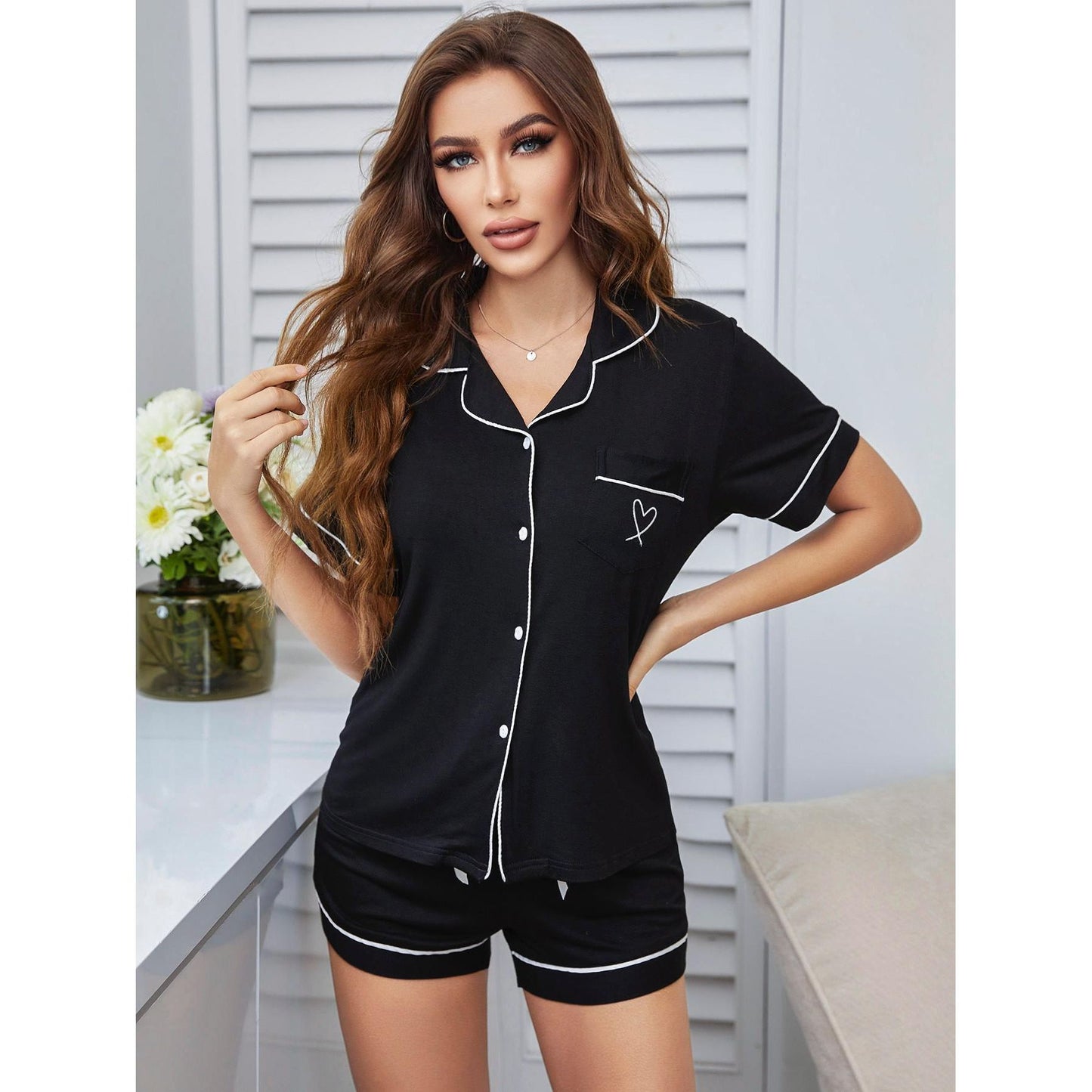 Heart Graphic Contrast Piping Top and Shorts Pajama Set