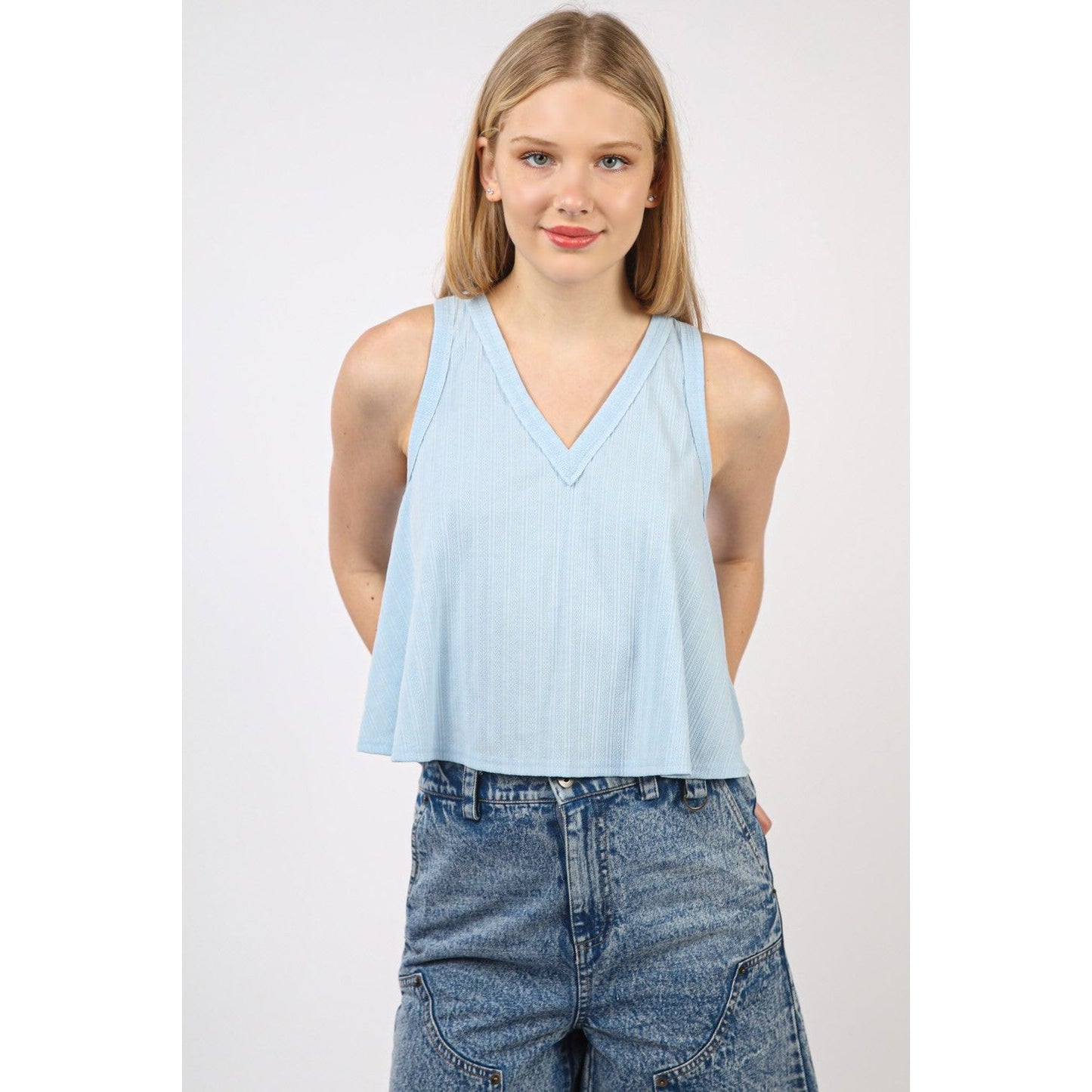 VERY J V-Neck Knit Swing Cropped Tank