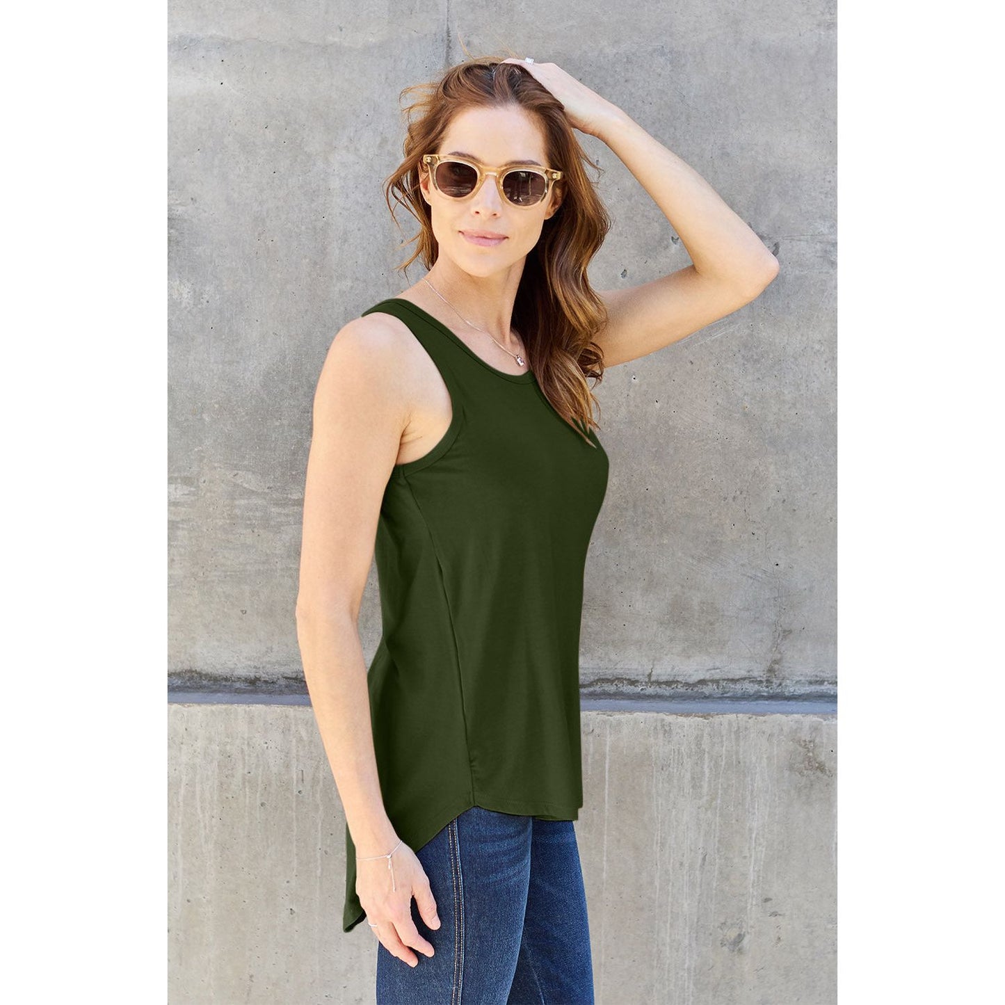 Basic Bae Full Size Round Neck Curved Hem Tank