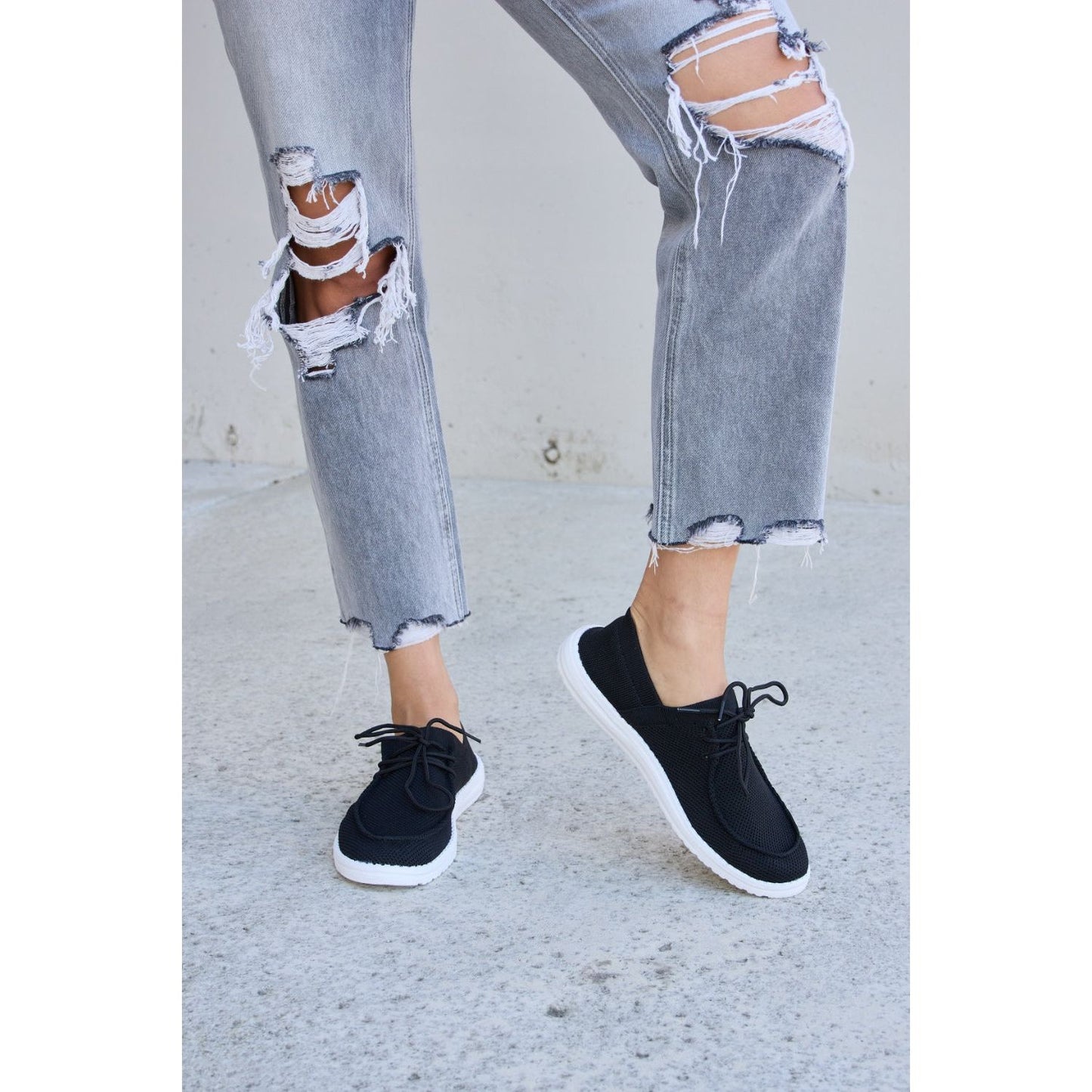 Forever Link Flat Round Toe Lace-Up Sneakers