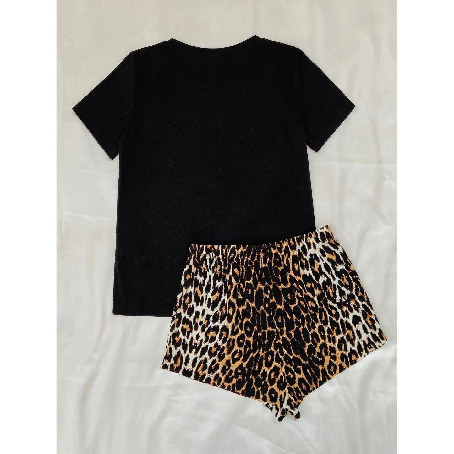 Leopard Lip Graphic Top and Shorts Lounge Set