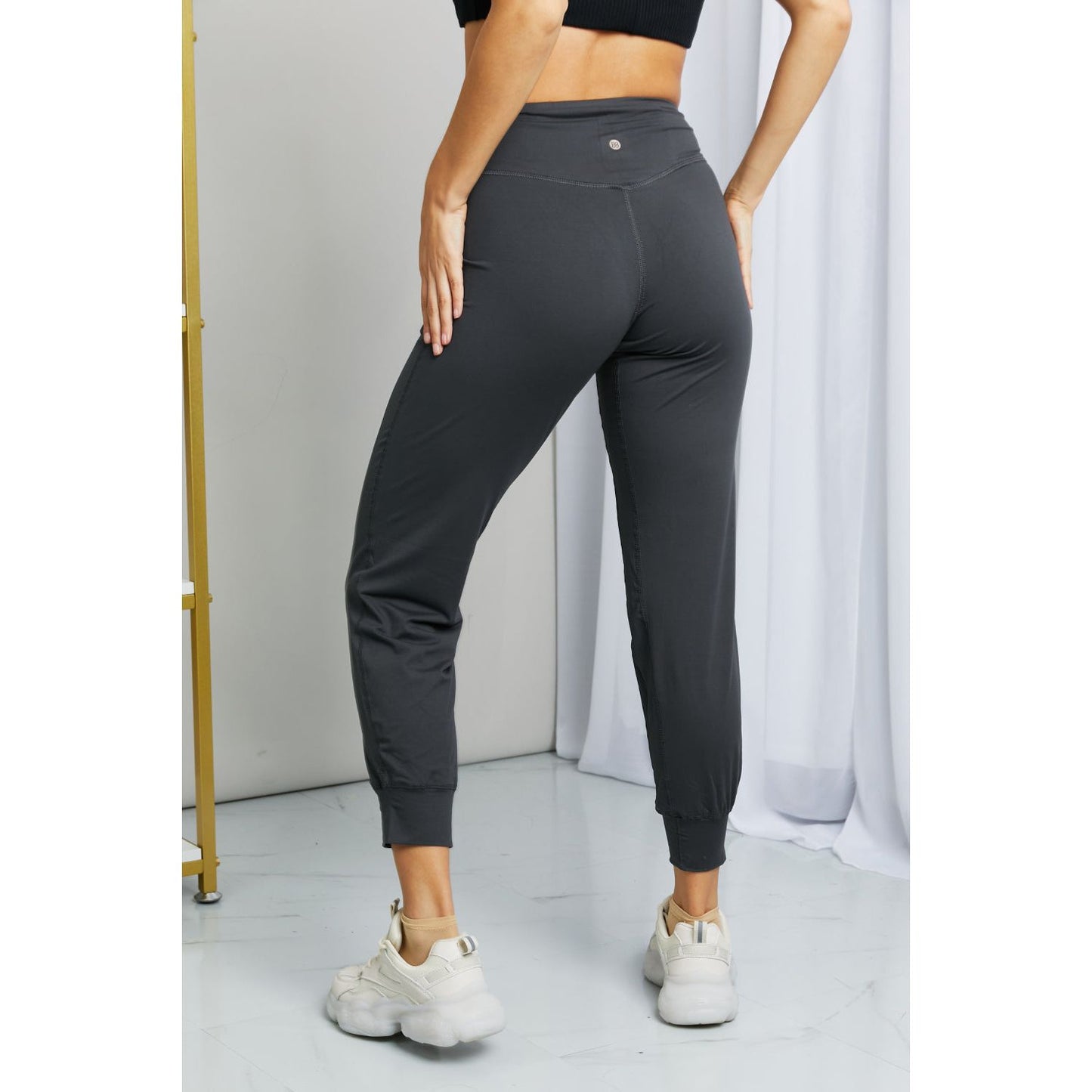 Leggings Depot Full Size Wide Waistband Cropped Joggers