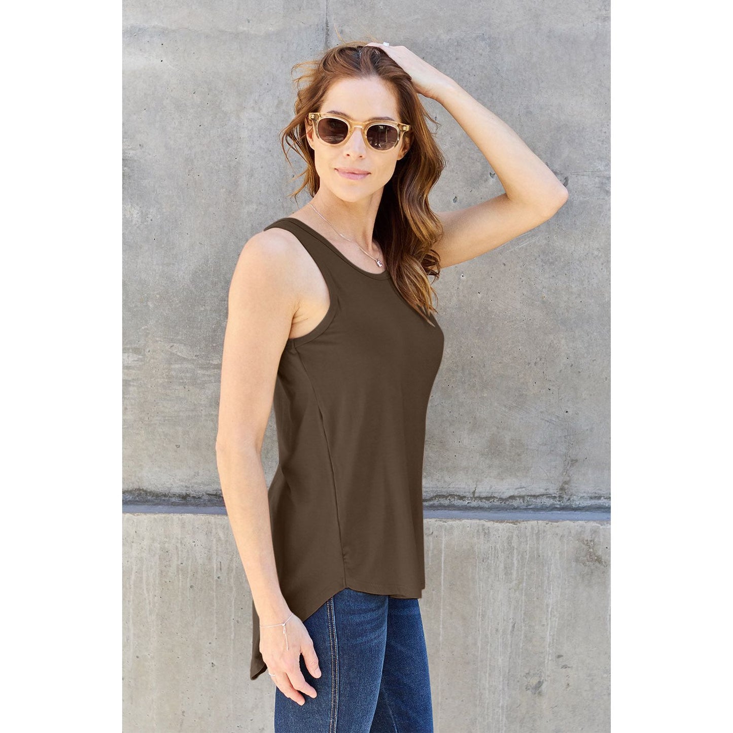 Basic Bae Full Size Round Neck Curved Hem Tank