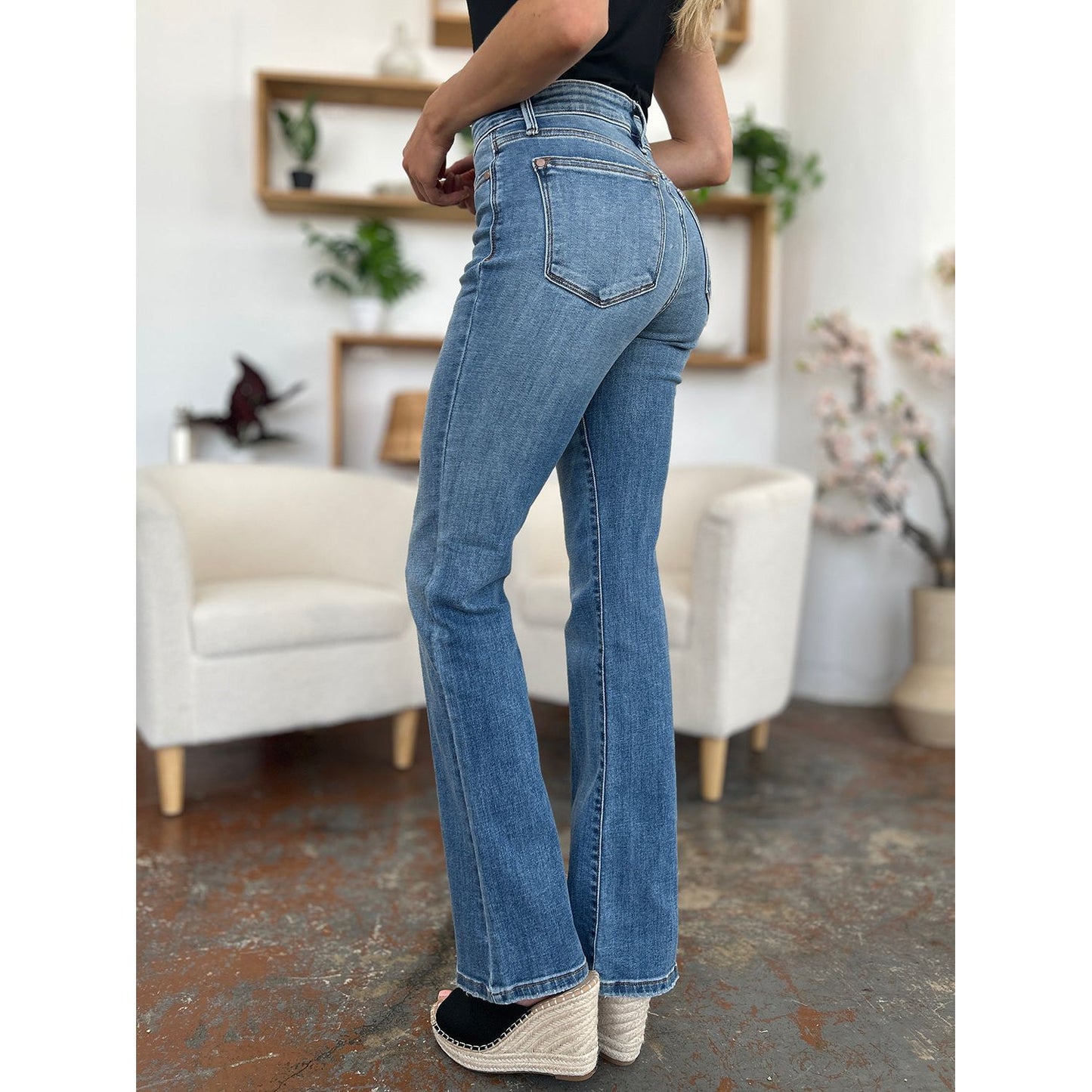 Judy Blue Full Size Mid-Rise Waist Straight Jeans