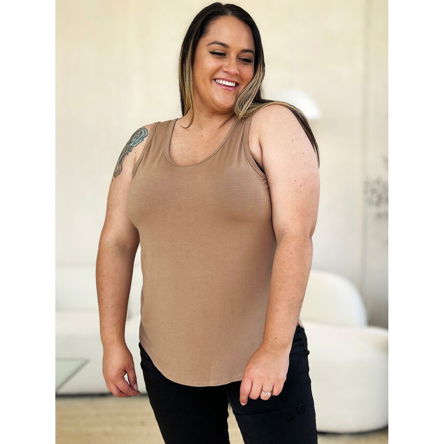 Basic Bae Full Size Round Neck Curved Hem Tank