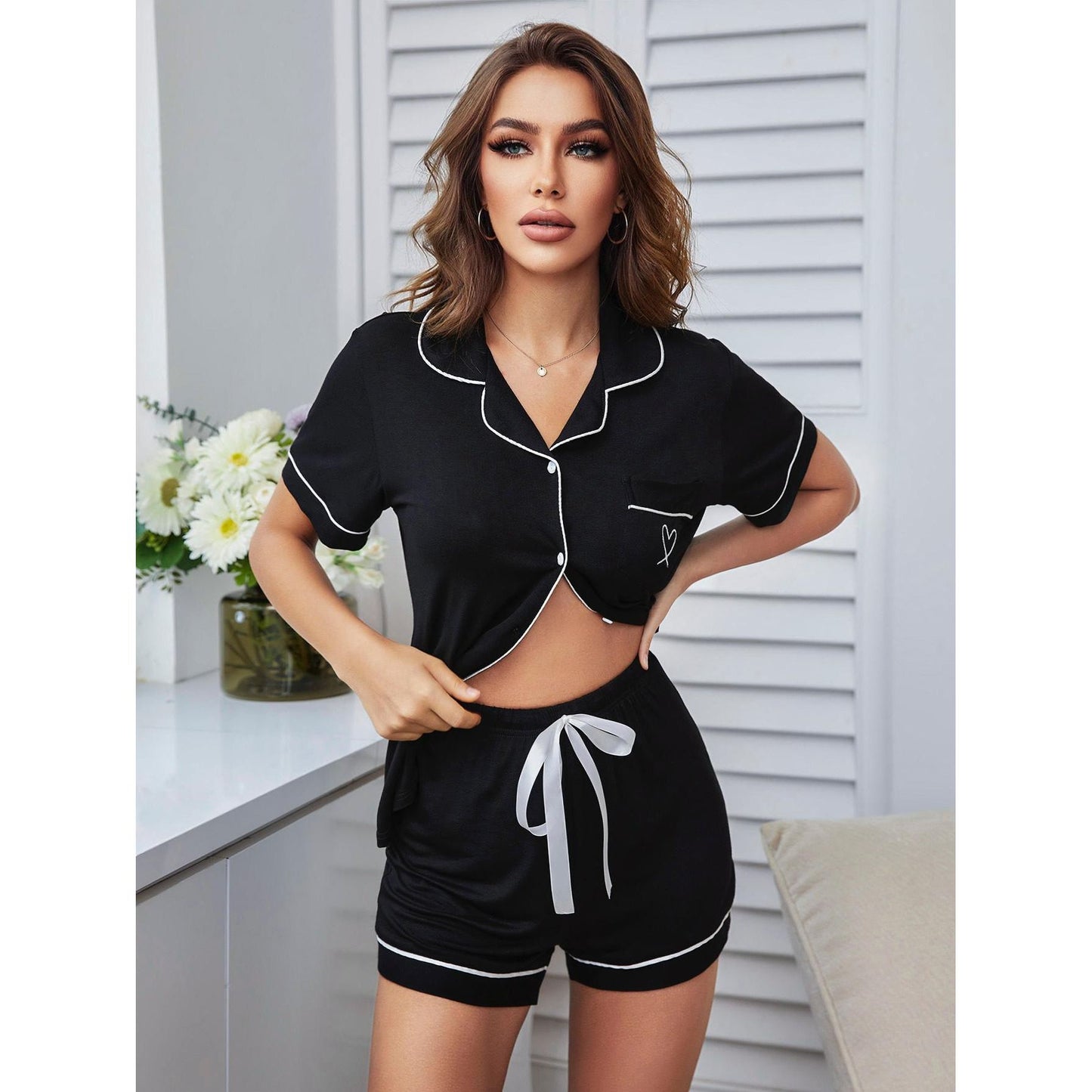 Heart Graphic Contrast Piping Top and Shorts Pajama Set