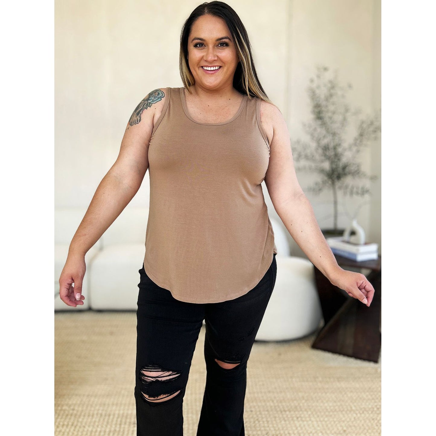 Basic Bae Full Size Round Neck Curved Hem Tank