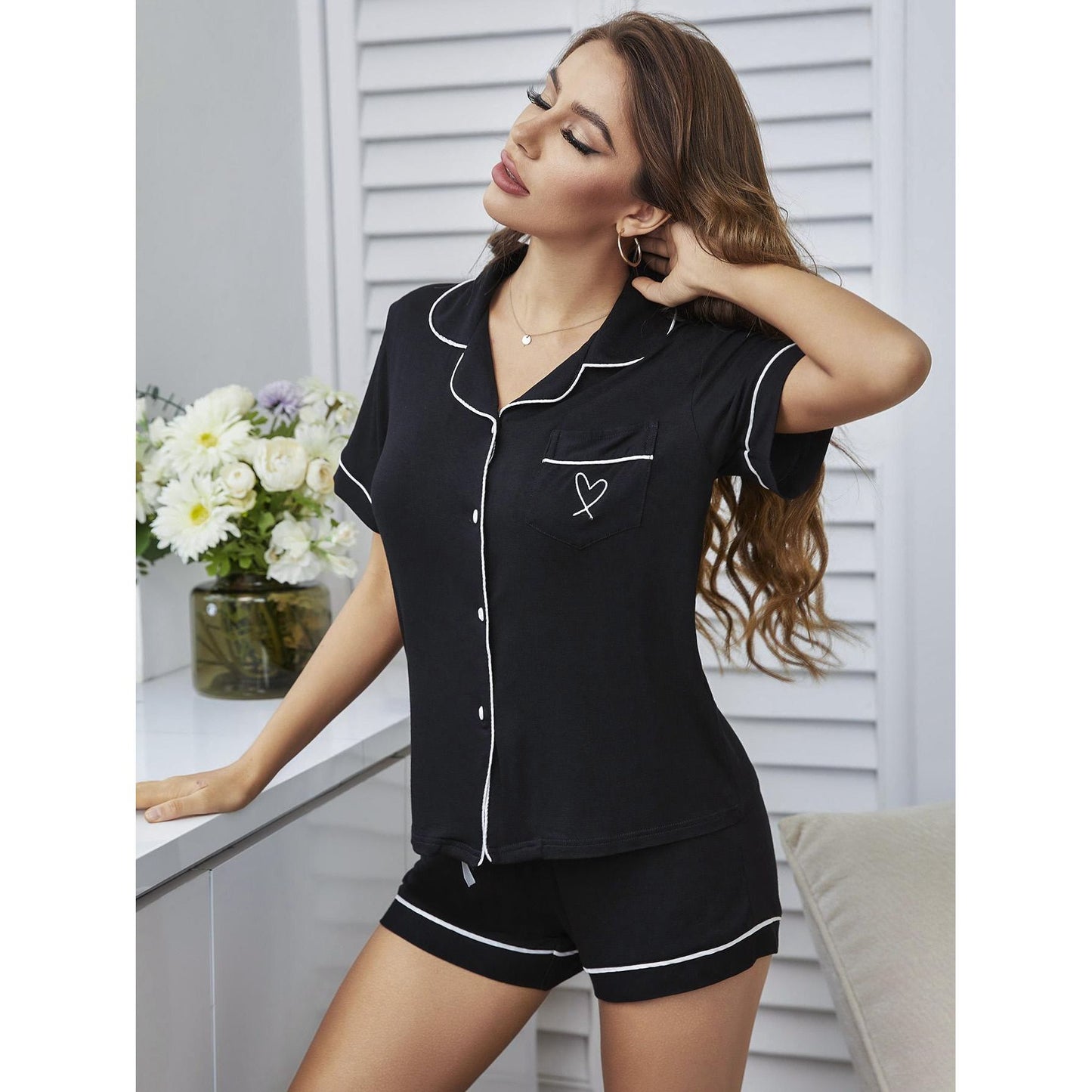 Heart Graphic Contrast Piping Top and Shorts Pajama Set