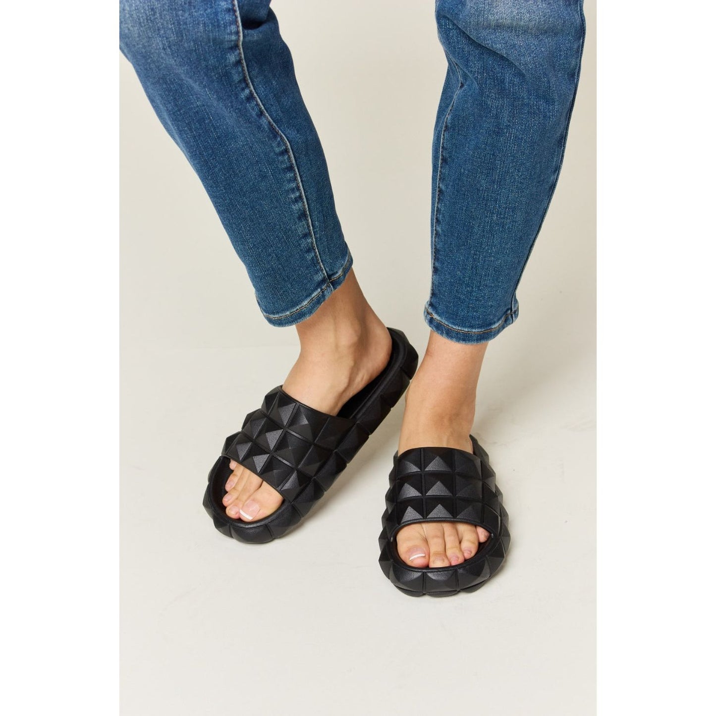 WILD DIVA Pyramid Stud Toe Band Footbed Sandals