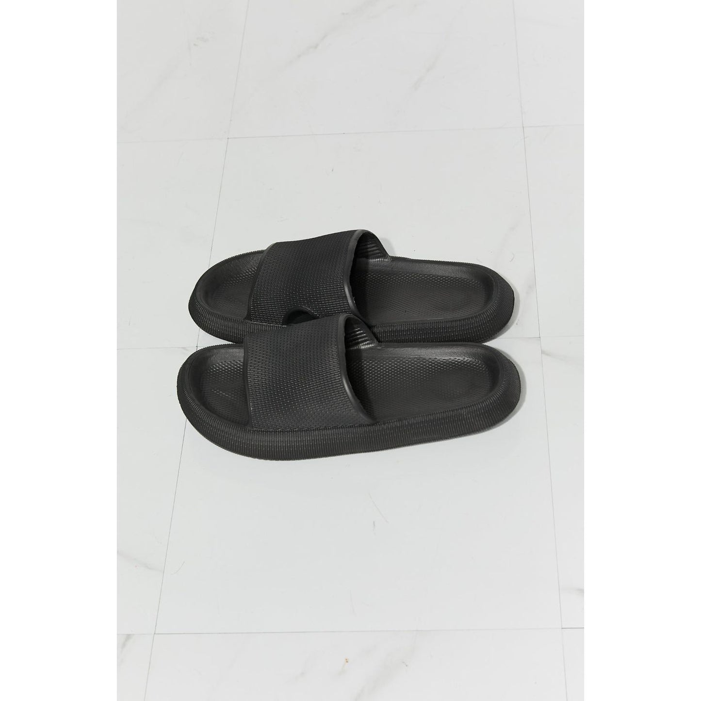 MMShoes Arms Around Me Open Toe Slide in Black