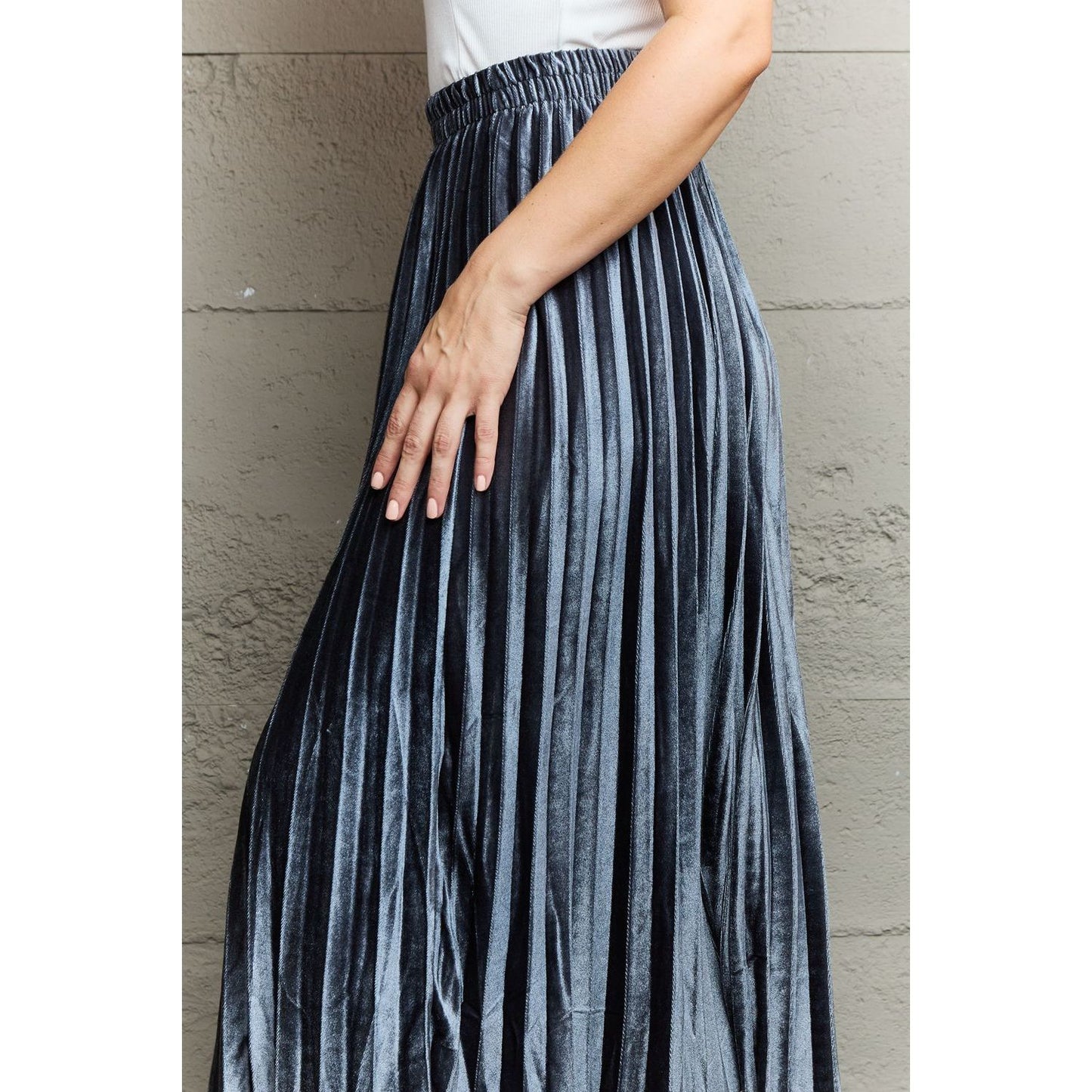 Ninexis Accordion Pleated Flowy Midi Skirt